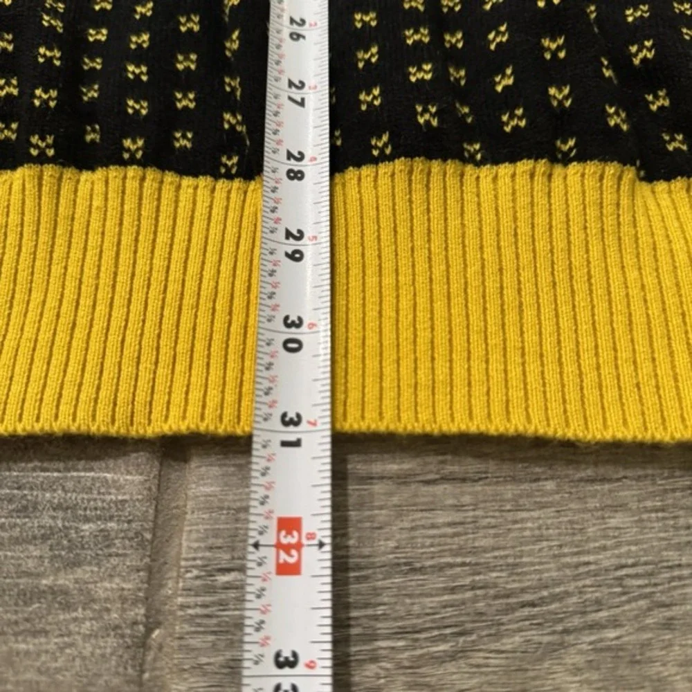 Wu-Tang Clan Tiger Style Ugly Sweater Hulu Black Yellow Mens 2XL 36 Chambers